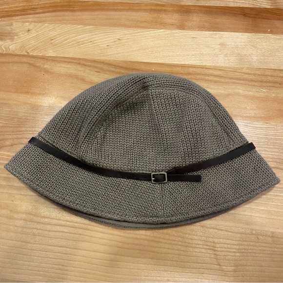 American Eagle hat fall winter leather trim , hat combo of acrylic and wool. - Picture 2 of 7